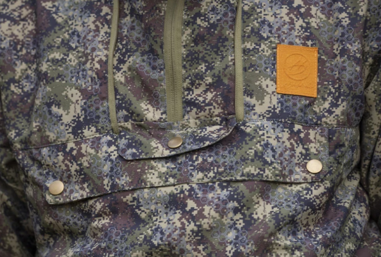 Haghus Hossa kevyt anorakkipuku camokuosilla ja sääskiverkolla