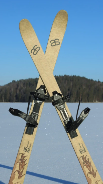 Altai Skis Altai Tao 165 liukulumikengät + Pivot siteet