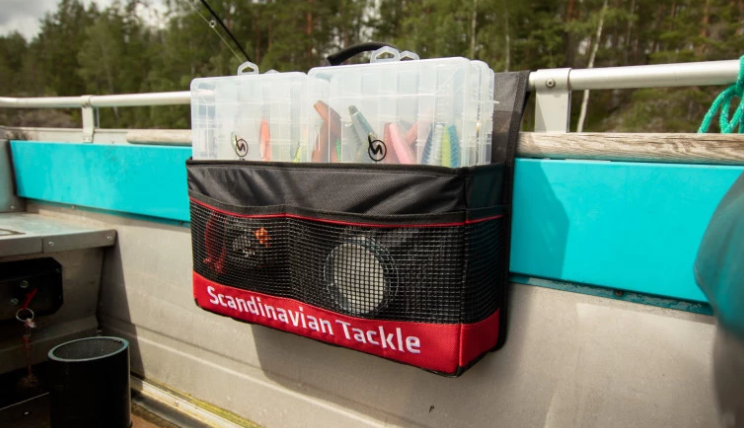 Scandinavian Tackle Jättikokoinen tarvikelaukku + 4x vieherasia