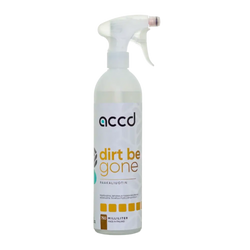 Selkeä muovinen suihkepullo valkoisella suihkeventtiilillä ja accd dirt be gone hiilivetypohjainen raakaliuotin 750ml tuotteella