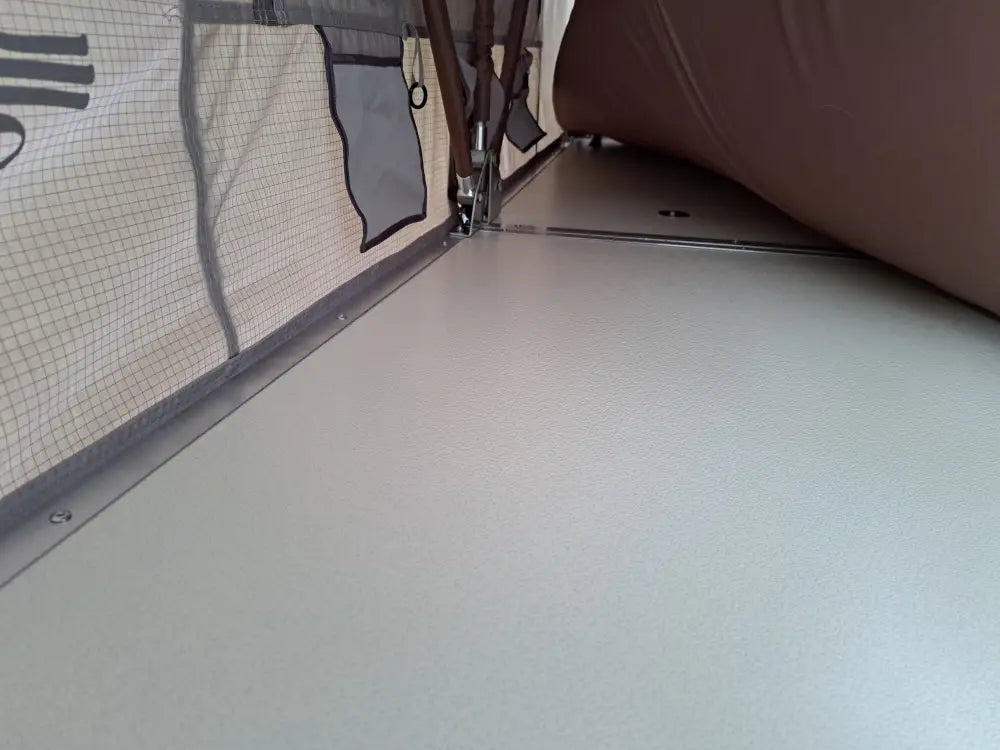 Auton kattoteltta ilma lyhyt 1.4 harmaa - harmaa - kattoteltta - wildpoint retkeilyvarusteet verkkokaupasta 1 156,50 €