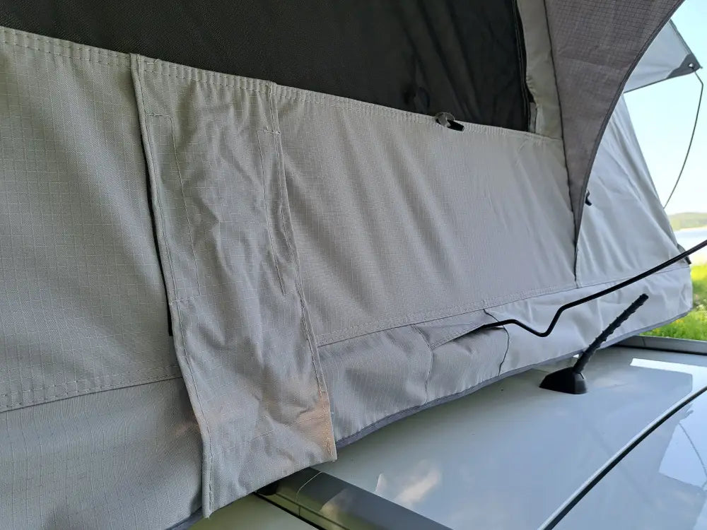 Auton kattoteltta ilma pitkä 1.4 harmaa - harmaa - kattoteltta - wildpoint retkeilyvarusteet verkkokaupasta 1 390 €