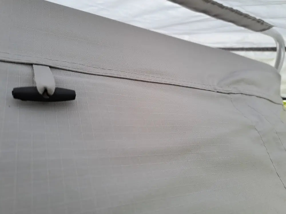 Auton kattoteltta ilma pitkä 1.4 harmaa - harmaa - kattoteltta - wildpoint retkeilyvarusteet verkkokaupasta 1 390 €