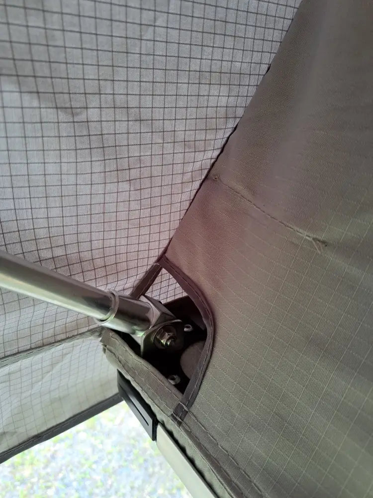 Auton kattoteltta ilma pitkä 1.4 harmaa - harmaa - kattoteltta - wildpoint retkeilyvarusteet verkkokaupasta 1 390 €