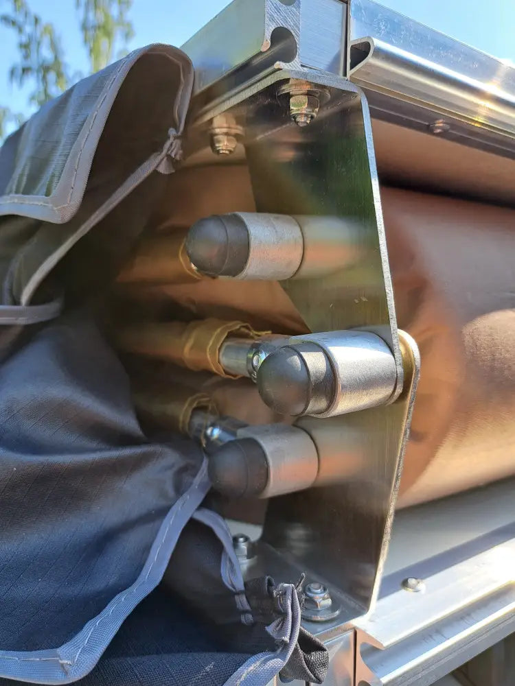 Auton kattoteltta ilma pitkä 1.4 musta - musta - kattoteltta - wildpoint retkeilyvarusteet verkkokaupasta 1 390 €