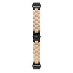 Beige puinen Garmin QuickFit ranneke mustalla metallisoljella ja sleekillä Havu-logolla keskiruskeassa linkissä