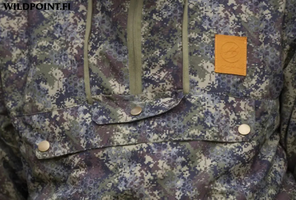 Haghus hossa kevyt anorakkipuku camokuosilla ja sääskiverkolla