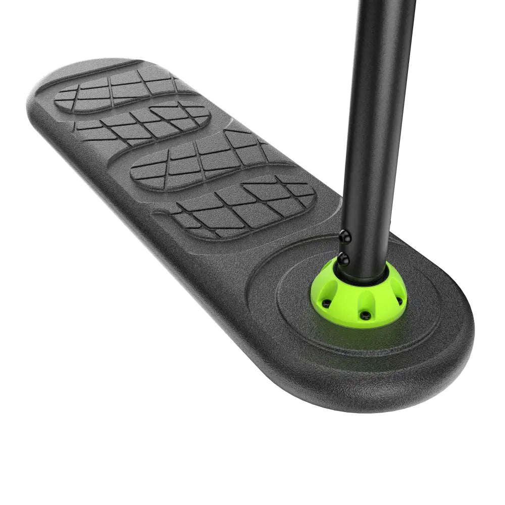 Indra fusion trick scooter musta muovinen kansi teksturoidulla pidolla ja kirkkaan vihreä keskusakseli
