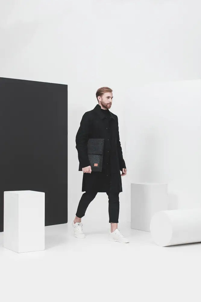 Laptop sleeve malmö 13’ black - laukku 13 kannettavan suoja huovasta retkeilyvarusteet verkkokaupasta 48,60 €