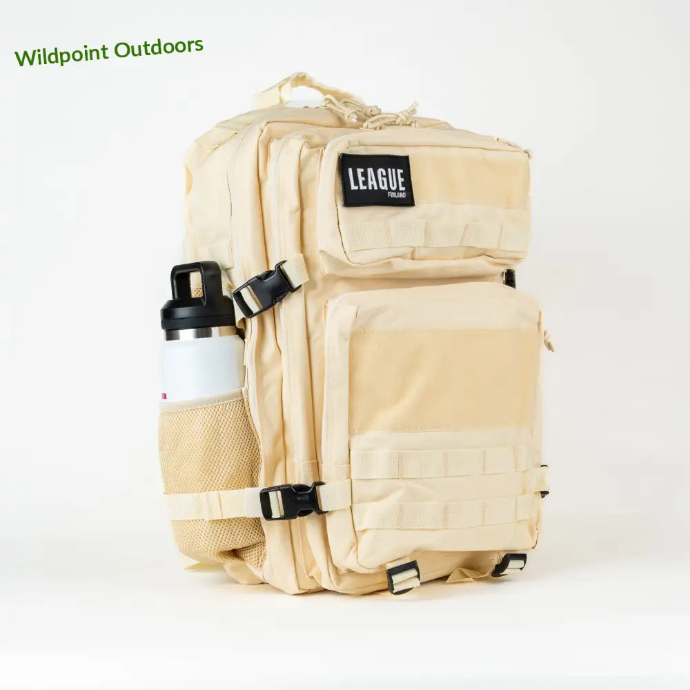 League patch backbag urheilureppu 45l - cream white - reppu - wildpoint retkeily 79 €