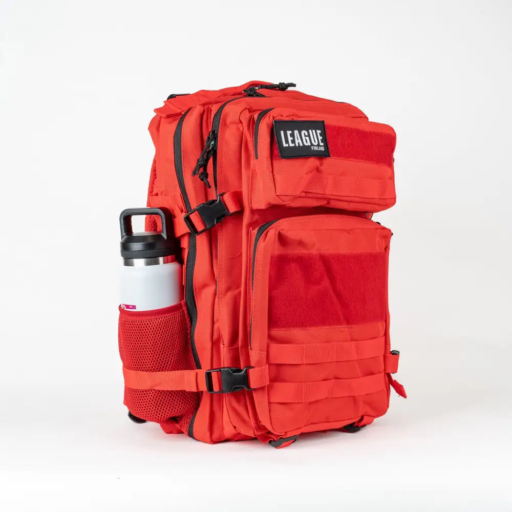 League patch backbag urheilureppu 45l - red - reppu - wildpoint retkeilyvarusteet verkkokaupasta 79 €