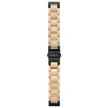 Beige koivu puinen ranneke jossa musta metallinen solki ja havu-brändäys 20mm ja 22mm leveydellä