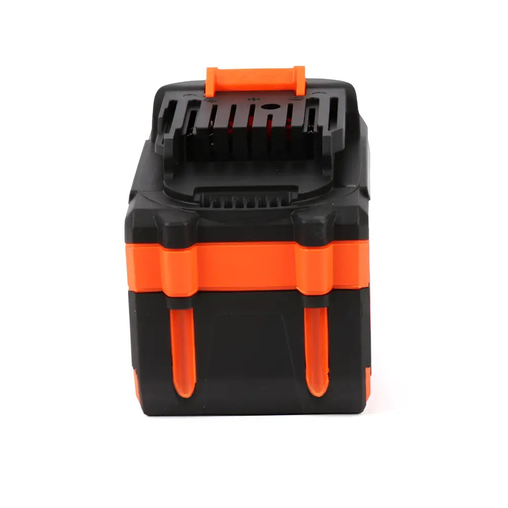 Robota dc-b6 18v 6ah musta ja oranssi muovinen akku jossa teksturoitu ote ja taustapuoli näkyvissä