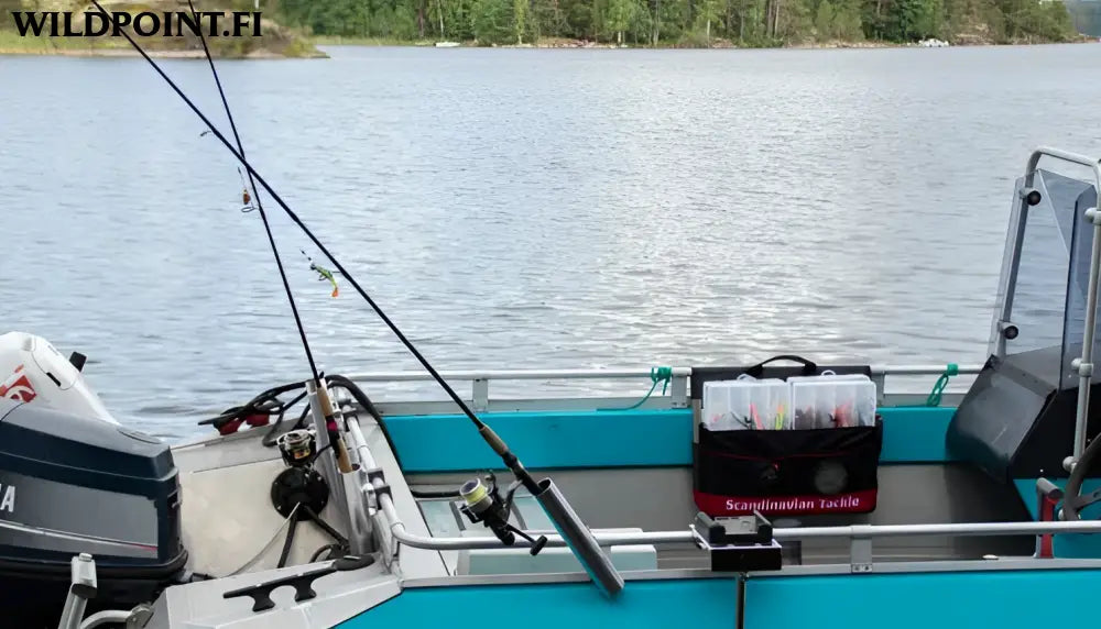 Scandinavian tackle jättikokoinen tarvikelaukku + 4x vieherasia