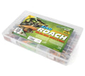 Selkeä muovinen syöttilaatikko sisältää 70 kappaletta mad roach -vieheitä shakkeribaits maxi mad roach jigisarja 106 osaa