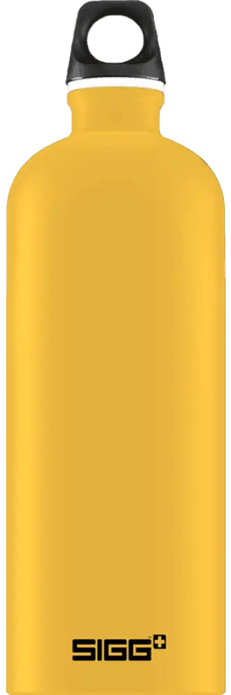 Kirkkaan keltainen sigg traveller mustard touch 1,0 l vesipullo mustalla ruuvikorkilla ja minimalistisella muotoilulla