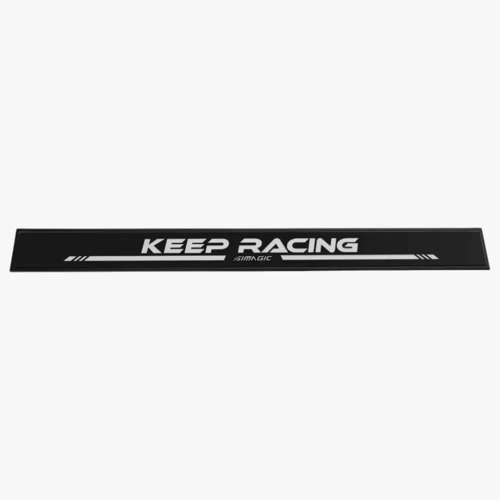 Mustan suorakaiteen muotoinen simagic p1000 sim ray rgb heel stop auton oven kynnyspinta jossa valkoinen keep racing ja simagic logo