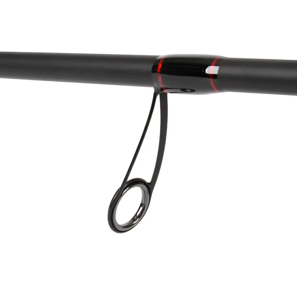 Mustavärinen slaix sense series avokelavapa 10-25g light zander 205cm kiiltävällä pinnalla ja punaisella tehosteella kahvan läheisyydessä