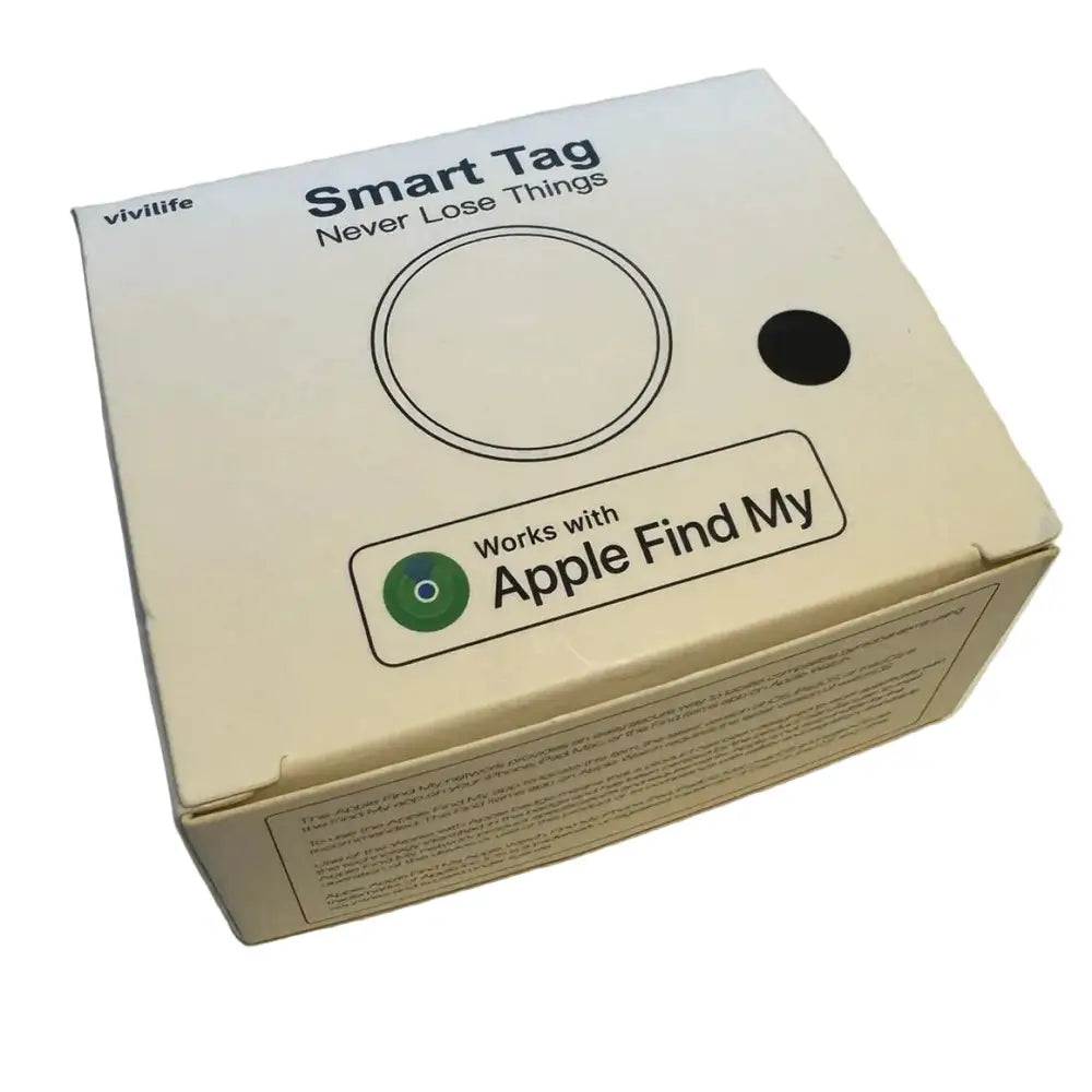 Valkoinen kartonkinen vivilife smart tag -laatikko minimalistisella mustalla tekstillä ja apple find my -yhteensopivuudella