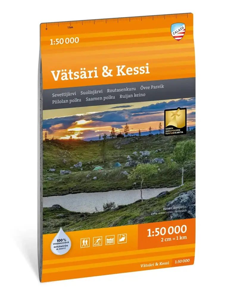 Orange ja harmaa vätsäri ja kessi 1 50 000 vaelluskartta calzadilta, maisema teltoilla ja veden äärellä auringonlaskun aikaan
